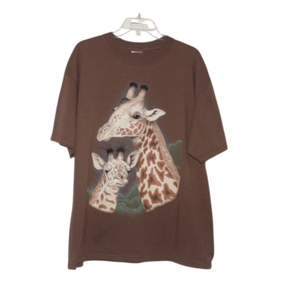Brown Giraffe Tshirt Graphi Prnt Momma and Baby Giraffe Measurements for size